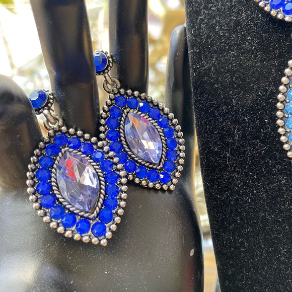 Faux Blue Rhinestone Costume Jewelry - Picture 2 of 8